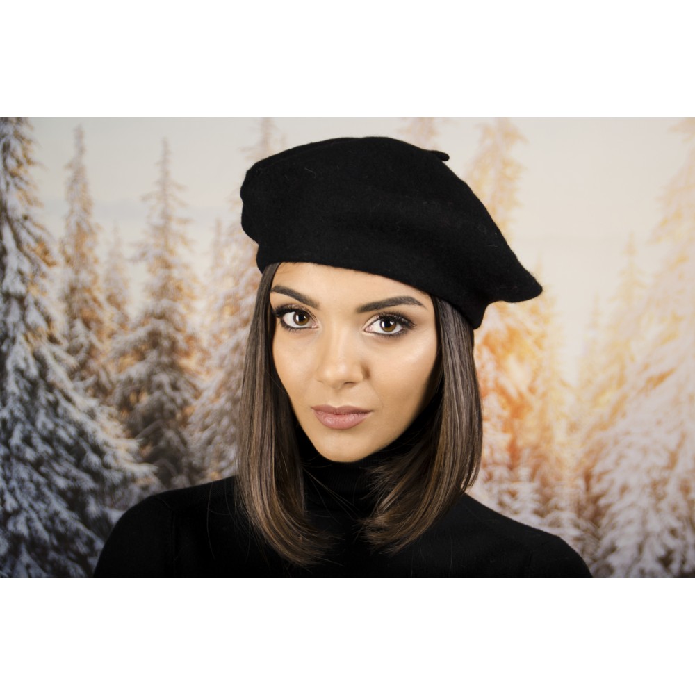 Дамска Зимна Барета Черна